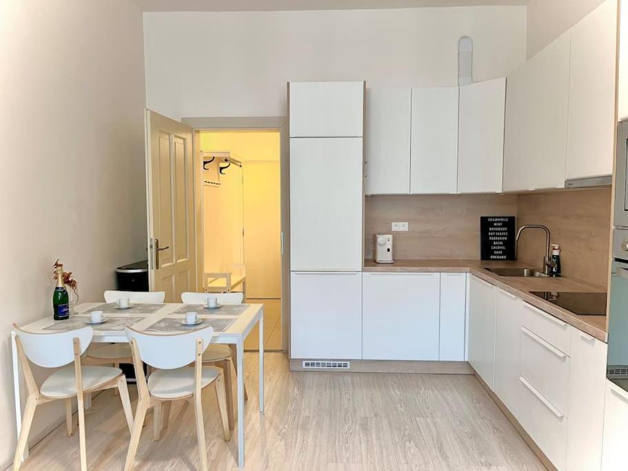 Leger Residence Apartment Prag Eksteriør billede